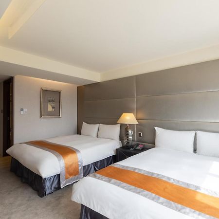 Ren Mei Fashion Hotel Тайджун Екстериор снимка