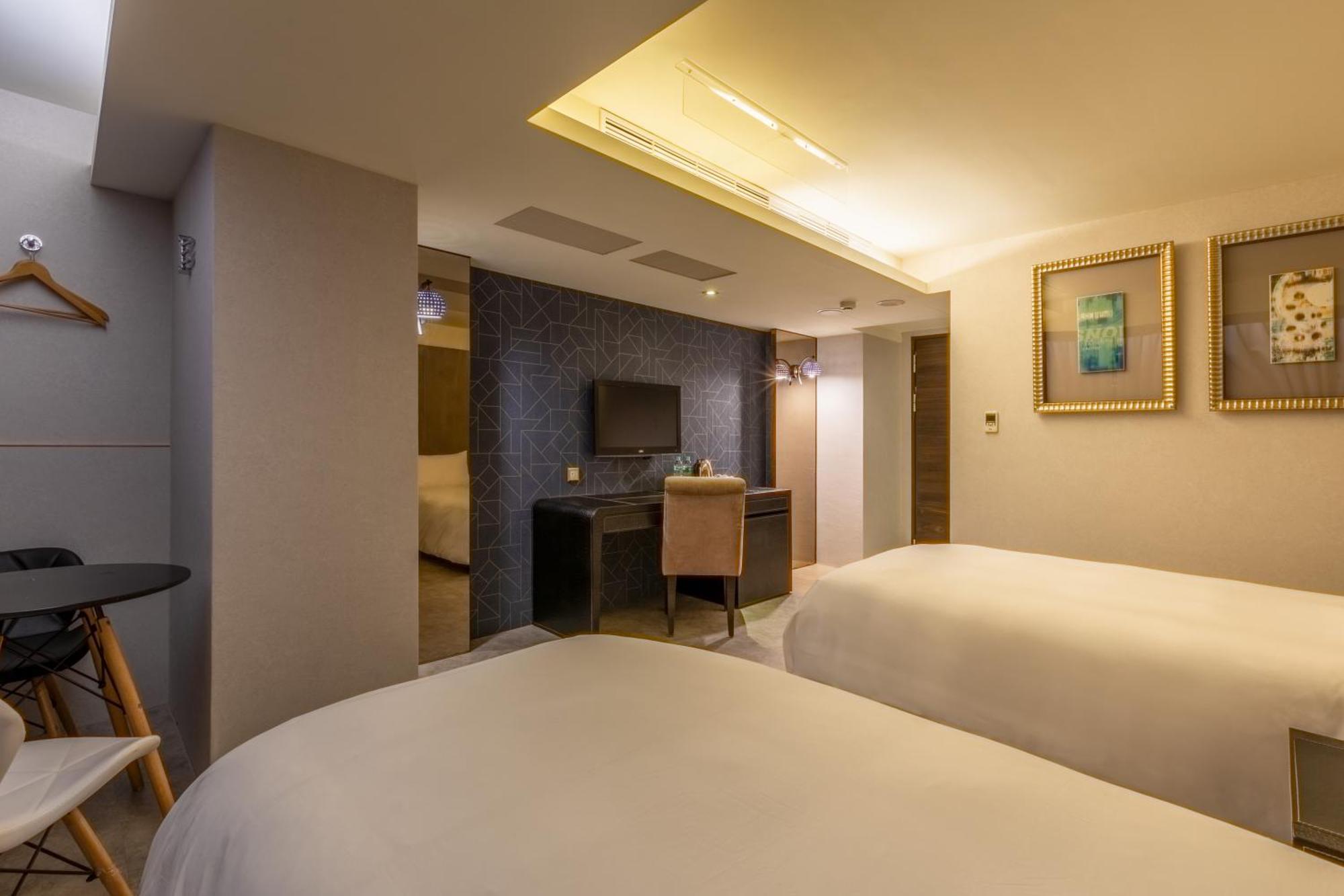 Ren Mei Fashion Hotel Тайджун Стая снимка