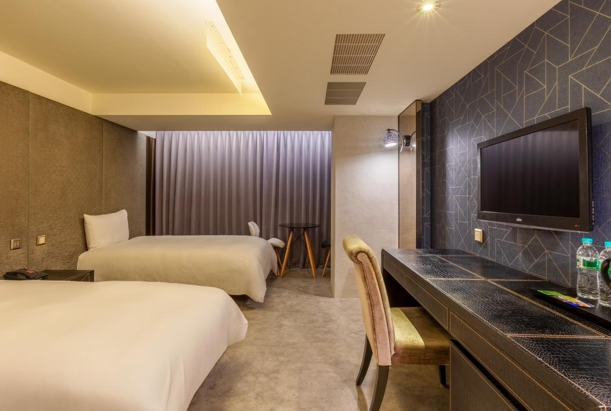 Ren Mei Fashion Hotel Тайджун Стая снимка