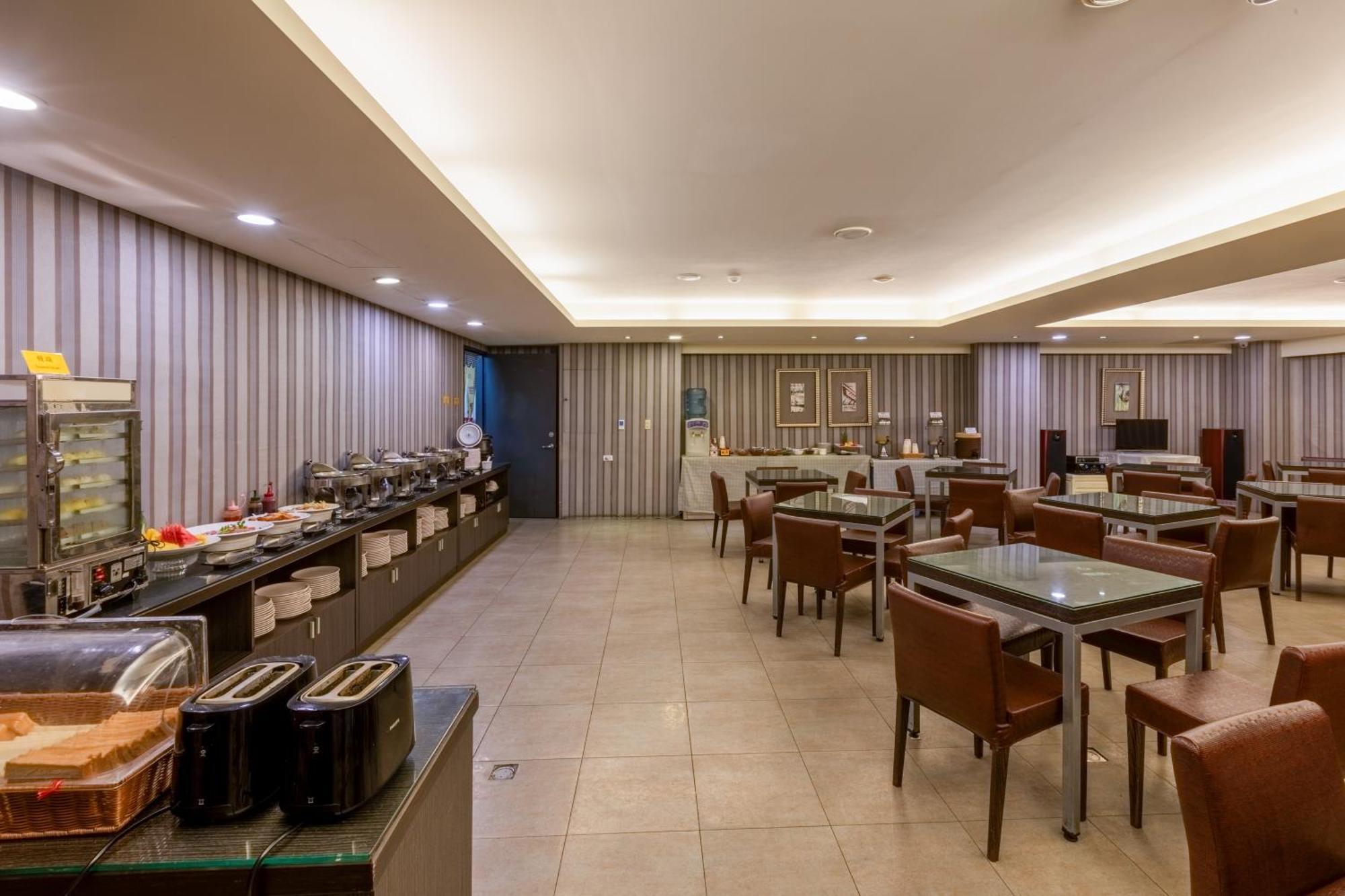 Ren Mei Fashion Hotel Тайджун Екстериор снимка