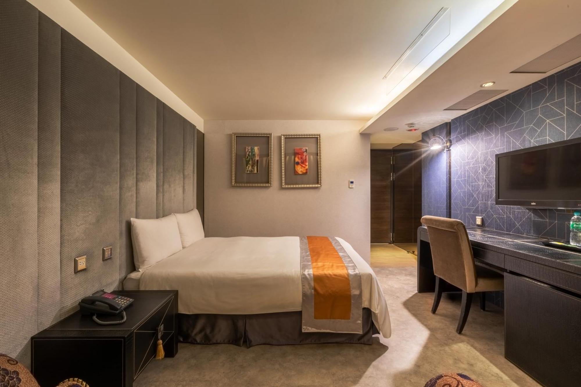 Ren Mei Fashion Hotel Тайджун Екстериор снимка